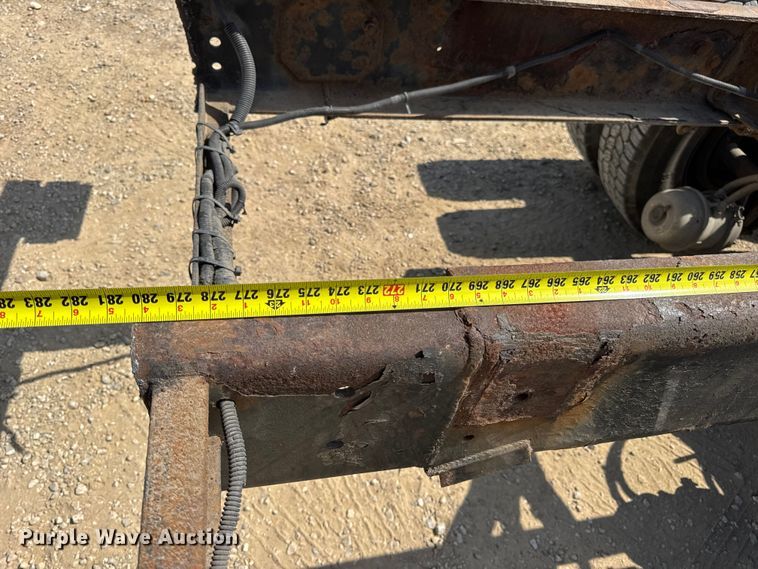 image for item DW6536 2010 International 4400 truck cab and chassis