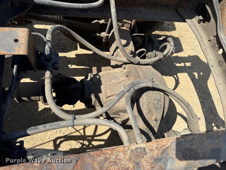 image for item DW6536 2010 International 4400 truck cab and chassis