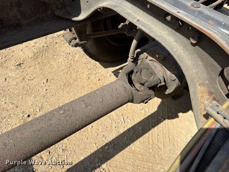 image for item DW6536 2010 International 4400 truck cab and chassis