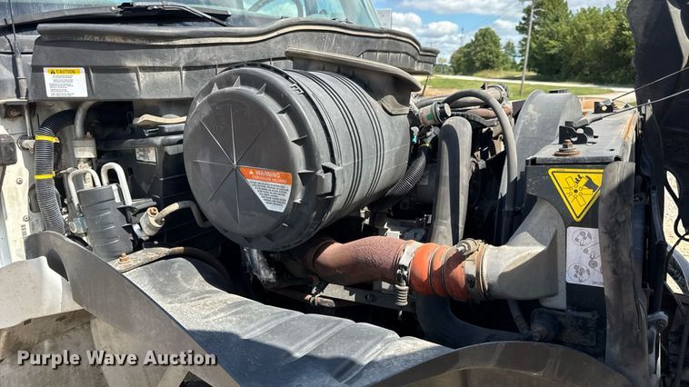 image for item DW6536 2010 International 4400 truck cab and chassis