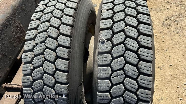 image for item DW6536 2010 International 4400 truck cab and chassis