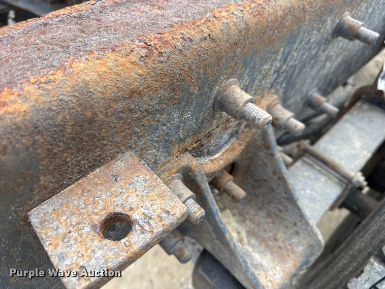 image for item DW6537 2004 International 4400 truck cab and chassis