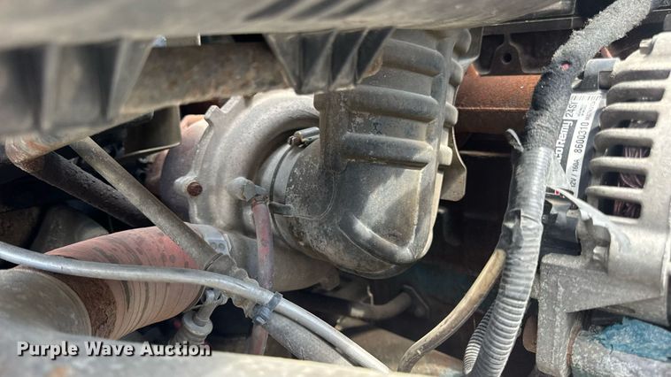 image for item DW6537 2004 International 4400 truck cab and chassis