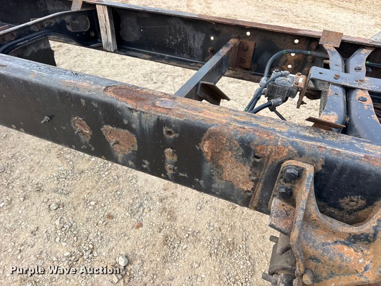 image for item DW6539 2005 International 4300 truck cab and chassis