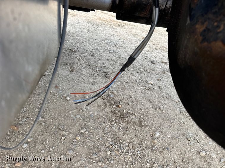 image for item DW6539 2005 International 4300 truck cab and chassis