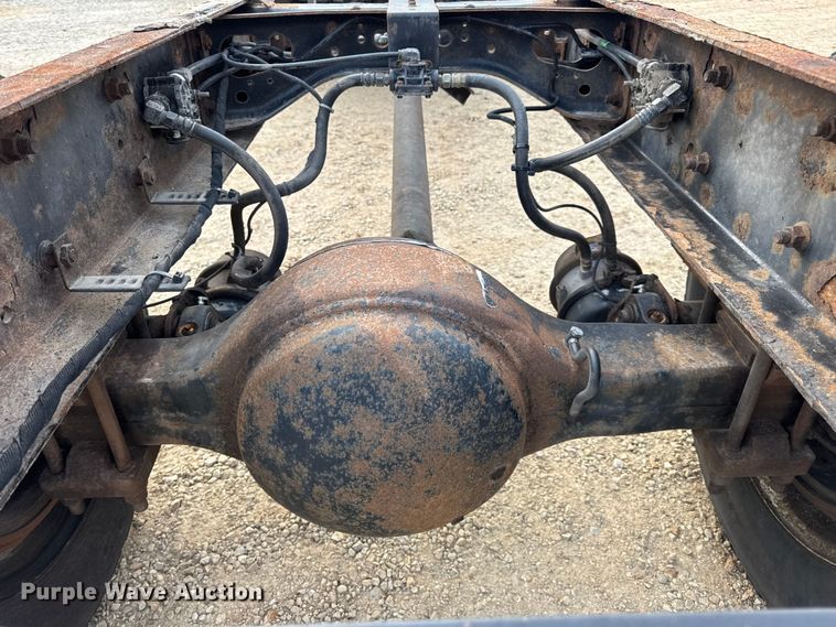 image for item DW6539 2005 International 4300 truck cab and chassis