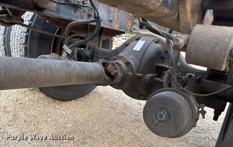 image for item DW6539 2005 International 4300 truck cab and chassis