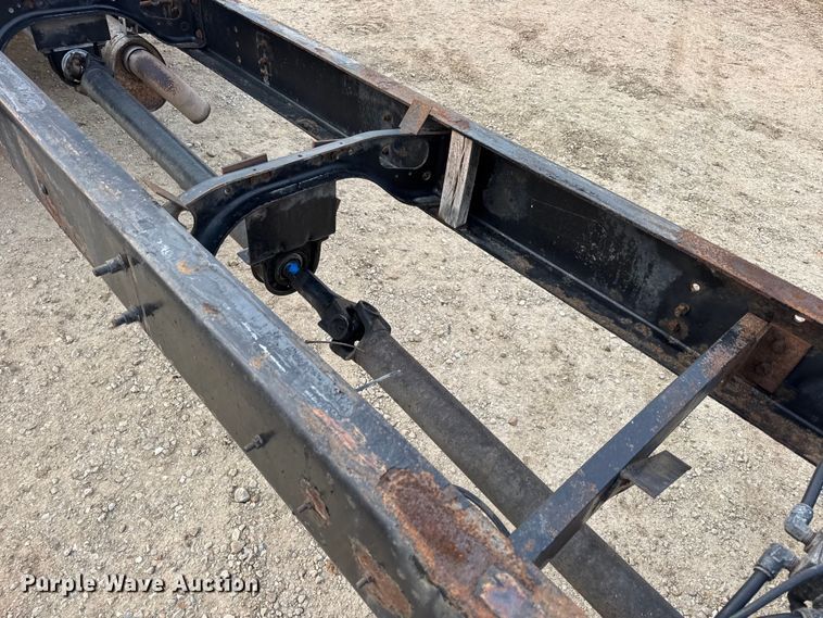 image for item DW6539 2005 International 4300 truck cab and chassis