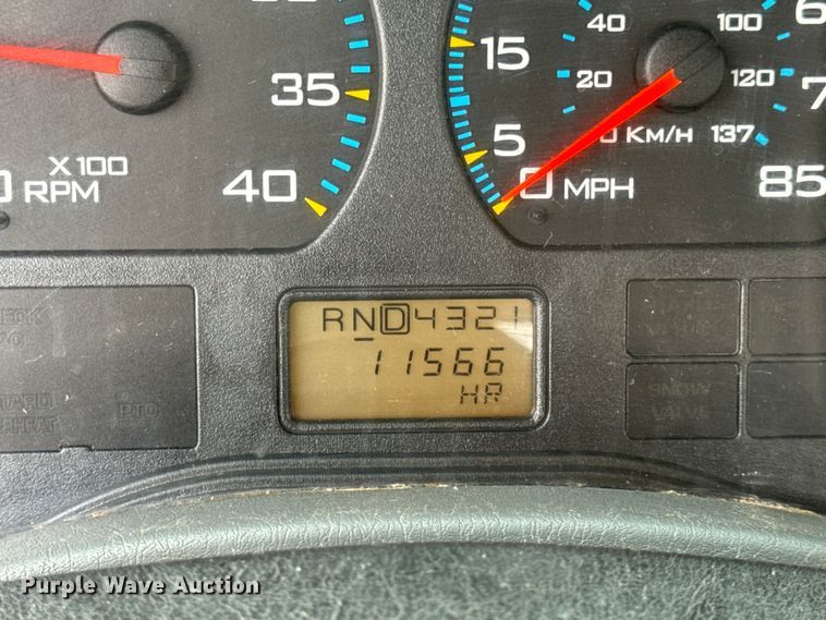 image for item DW6539 2005 International 4300 truck cab and chassis