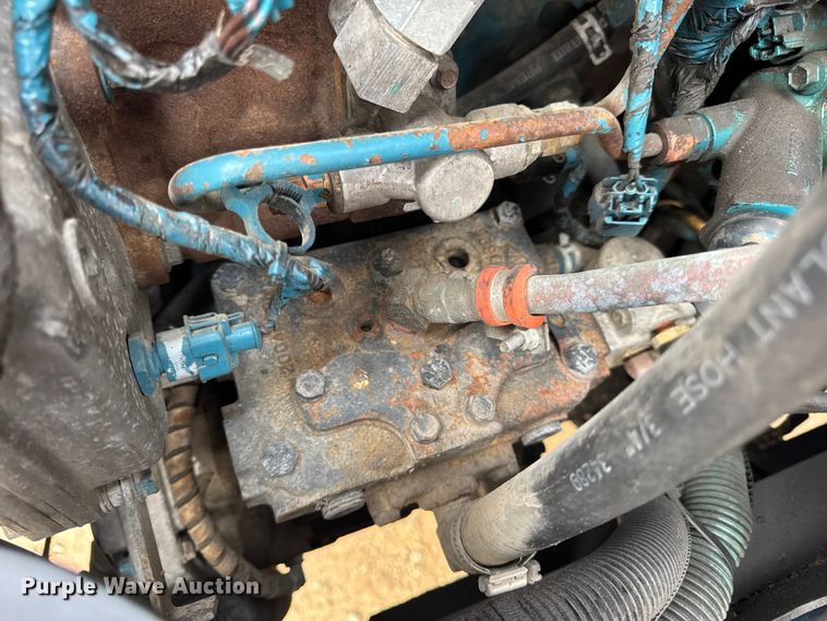 image for item DW6539 2005 International 4300 truck cab and chassis