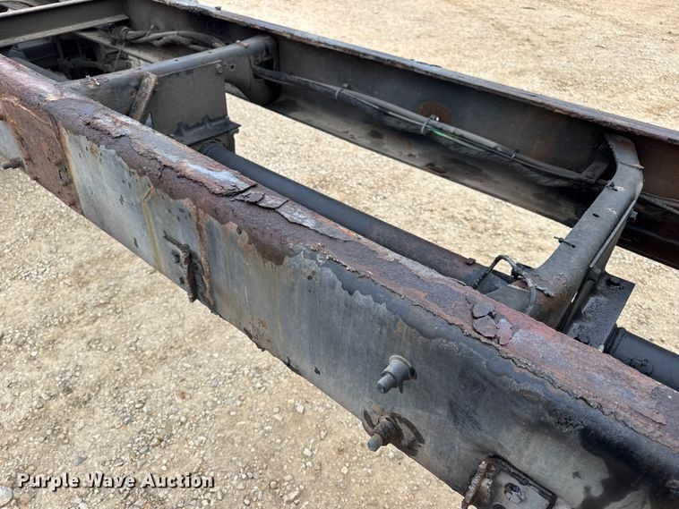 image for item DW6542 2006 International 4400 truck cab and chassis