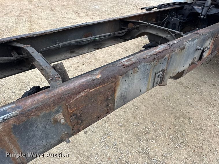 image for item DW6542 2006 International 4400 truck cab and chassis