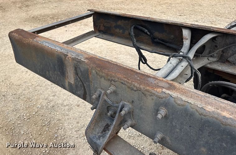 image for item DW6542 2006 International 4400 truck cab and chassis