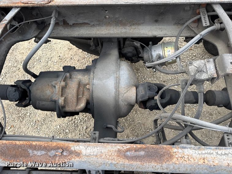 image for item DW6542 2006 International 4400 truck cab and chassis