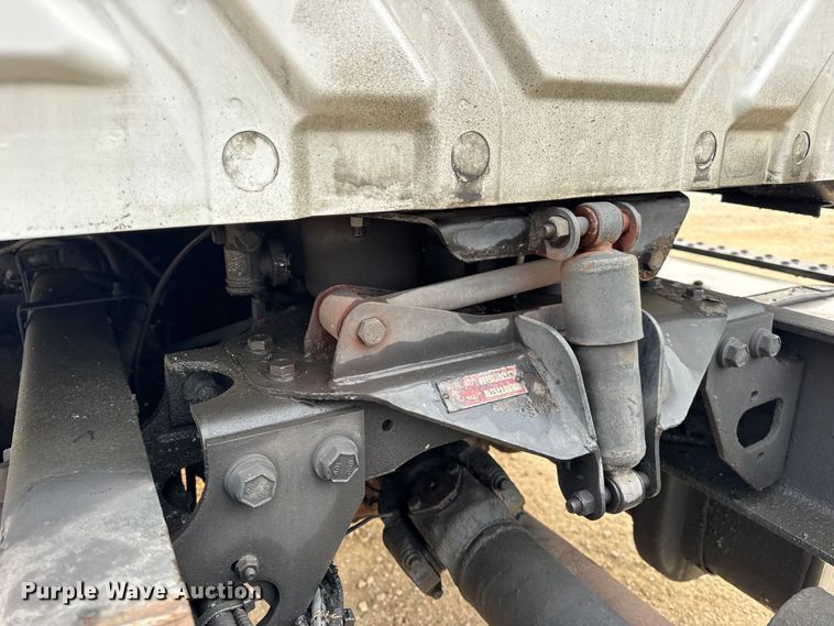 image for item DW6542 2006 International 4400 truck cab and chassis