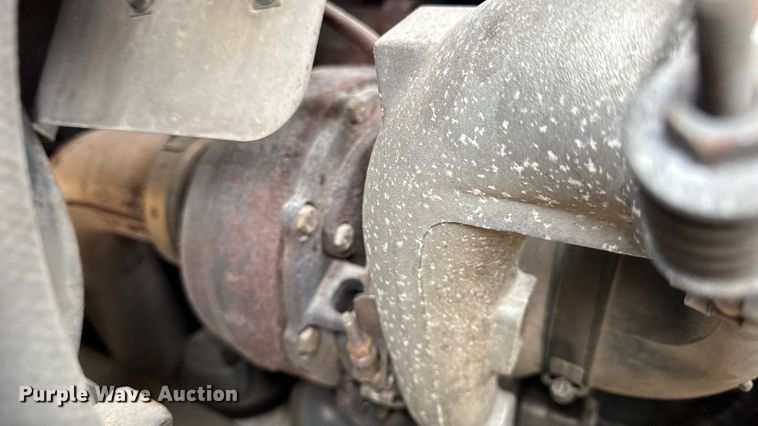 image for item DW6542 2006 International 4400 truck cab and chassis