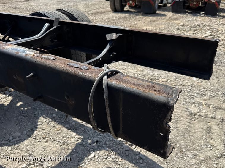 image for item DW6576 2007 International 4300 truck cab and chassis