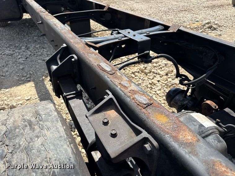 image for item DW6576 2007 International 4300 truck cab and chassis