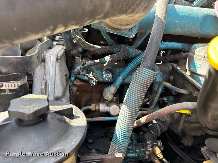 image for item DW6576 2007 International 4300 truck cab and chassis