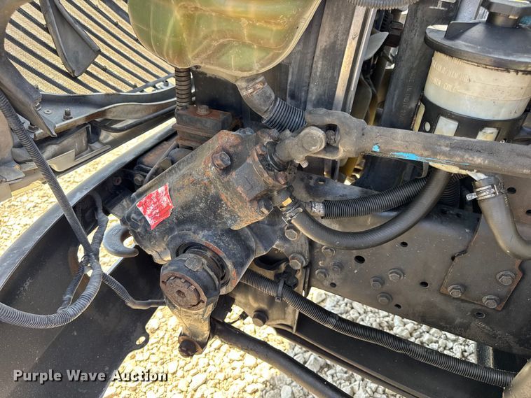 image for item DW6576 2007 International 4300 truck cab and chassis