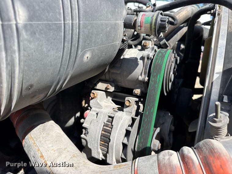 image for item DW6576 2007 International 4300 truck cab and chassis