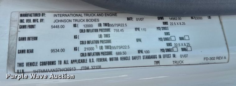 image for item DW6576 2007 International 4300 truck cab and chassis