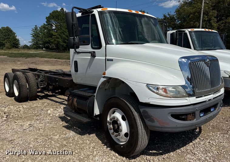 image for item DW6577 2010 International 4400 truck cab and chassis