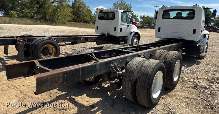 image for item DW6577 2010 International 4400 truck cab and chassis