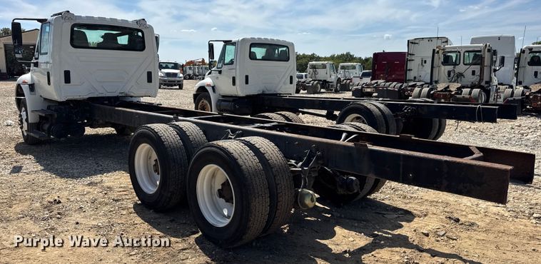 image for item DW6577 2010 International 4400 truck cab and chassis