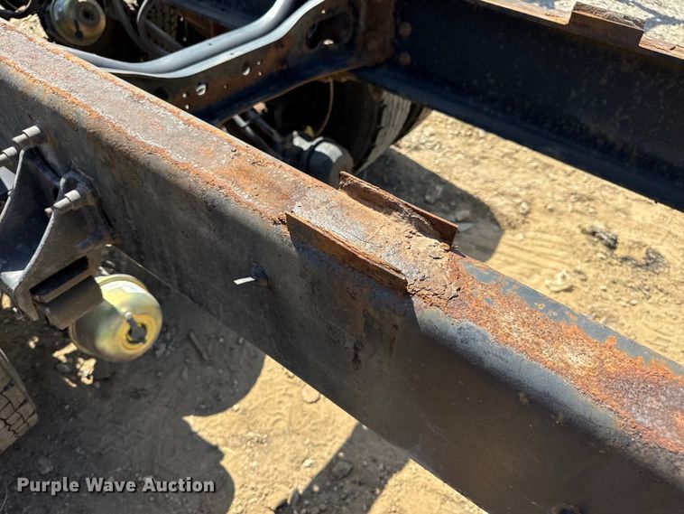 image for item DW6577 2010 International 4400 truck cab and chassis