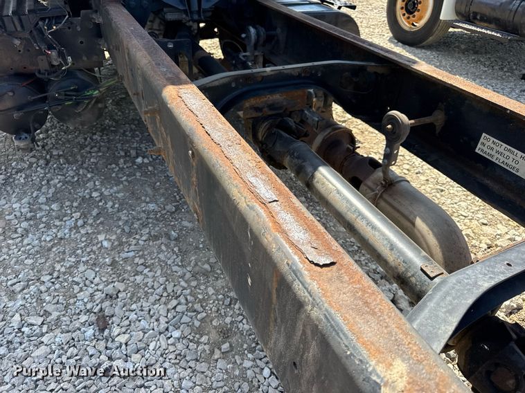 image for item DW6577 2010 International 4400 truck cab and chassis