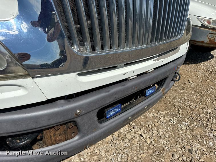 image for item DW6577 2010 International 4400 truck cab and chassis