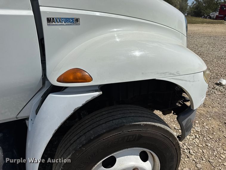 image for item DW6577 2010 International 4400 truck cab and chassis