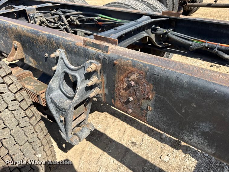 image for item DW6577 2010 International 4400 truck cab and chassis