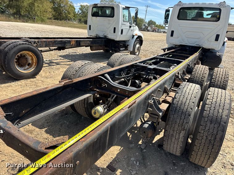 image for item DW6577 2010 International 4400 truck cab and chassis