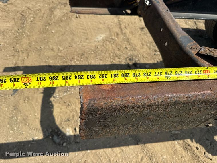 image for item DW6577 2010 International 4400 truck cab and chassis