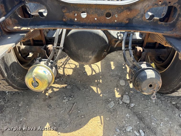 image for item DW6577 2010 International 4400 truck cab and chassis