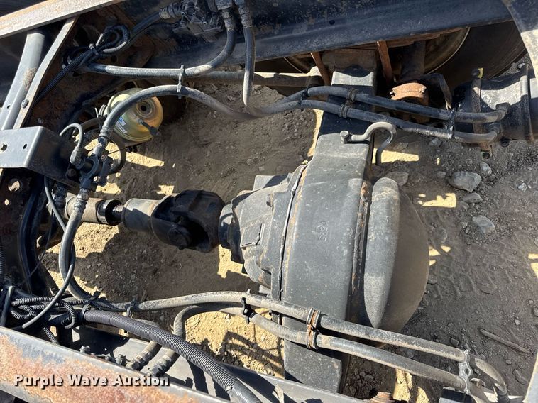 image for item DW6577 2010 International 4400 truck cab and chassis