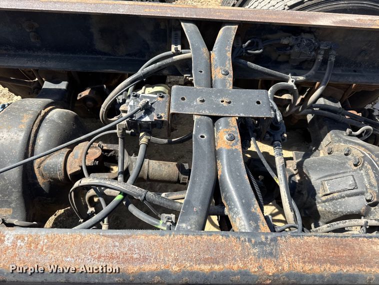 image for item DW6577 2010 International 4400 truck cab and chassis