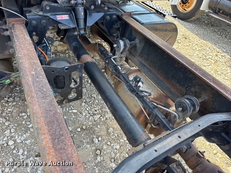 image for item DW6577 2010 International 4400 truck cab and chassis