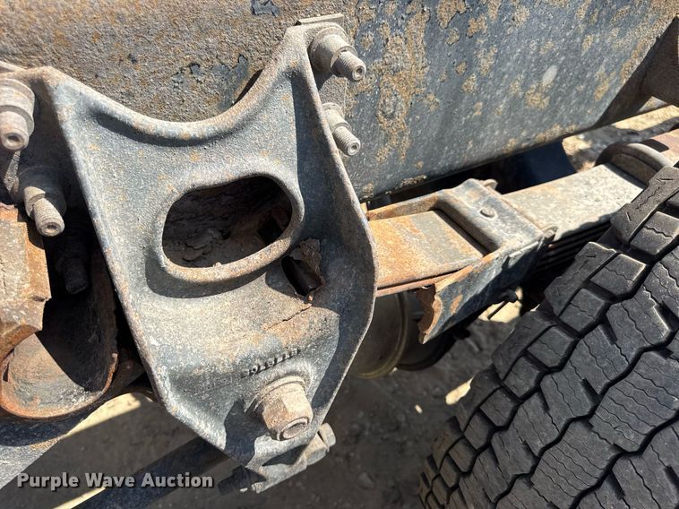 image for item DW6577 2010 International 4400 truck cab and chassis