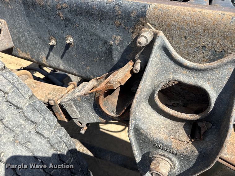 image for item DW6577 2010 International 4400 truck cab and chassis