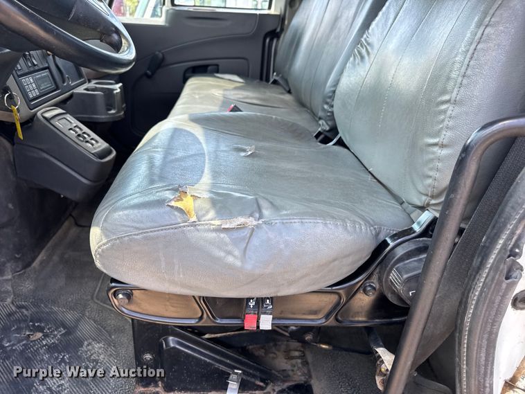 image for item DW6577 2010 International 4400 truck cab and chassis