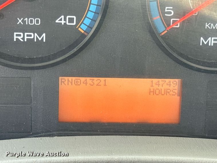 image for item DW6577 2010 International 4400 truck cab and chassis