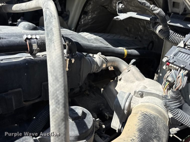 image for item DW6577 2010 International 4400 truck cab and chassis