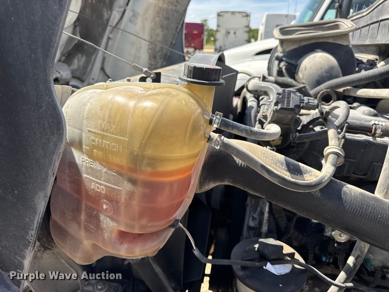 image for item DW6577 2010 International 4400 truck cab and chassis