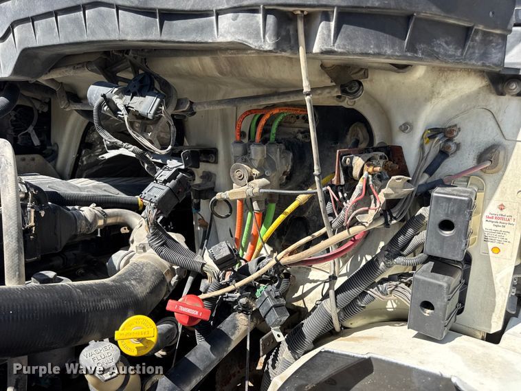 image for item DW6577 2010 International 4400 truck cab and chassis