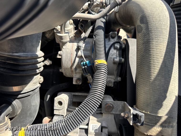 image for item DW6577 2010 International 4400 truck cab and chassis