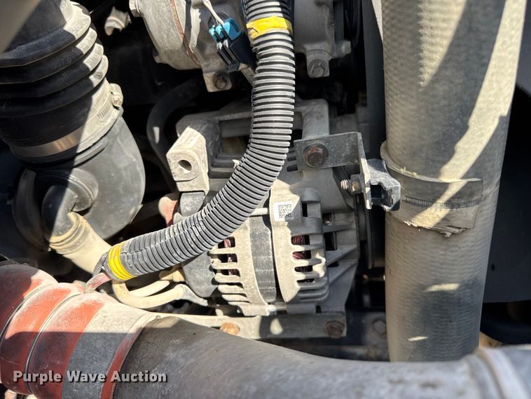 image for item DW6577 2010 International 4400 truck cab and chassis