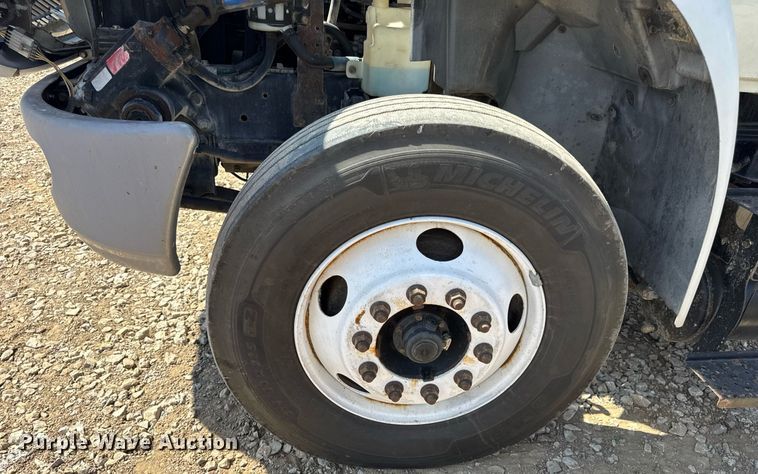 image for item DW6577 2010 International 4400 truck cab and chassis